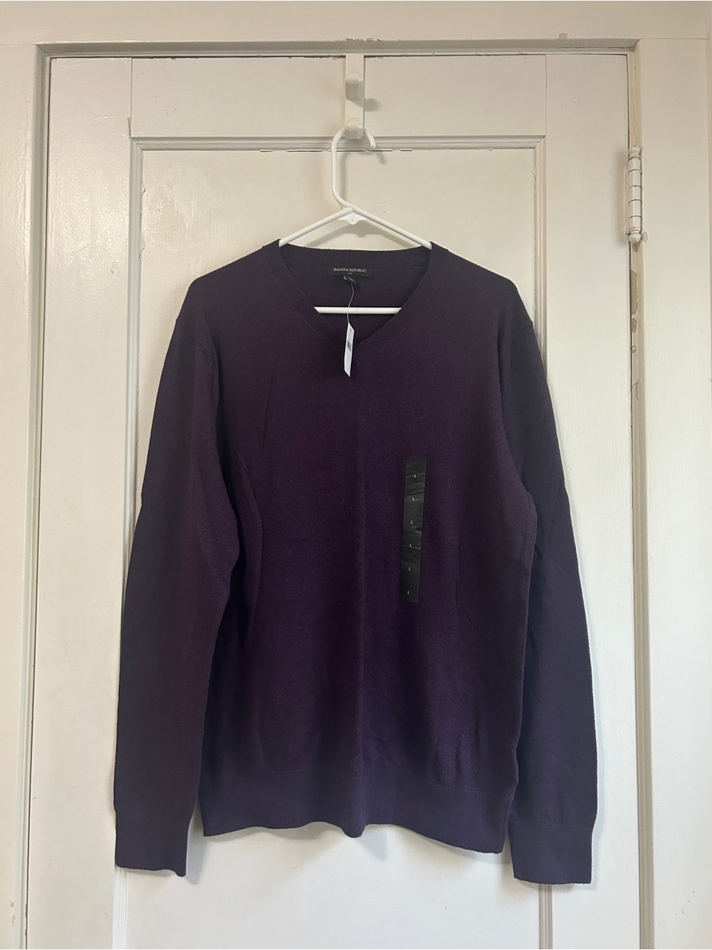 NWT!! Banana Republic Men's Crewneck Sweater in Deep Plum - Size Large